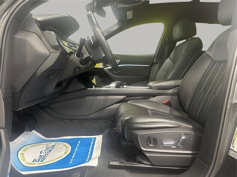 Used 2019 Audi e-tron Prestige w/ Prestige Package AWD/4WD image 13