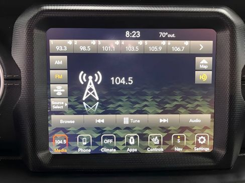 Used 2021 Jeep Wrangler Unlimited Sahara w/ Cold Weather Group AWD/4WD image 15