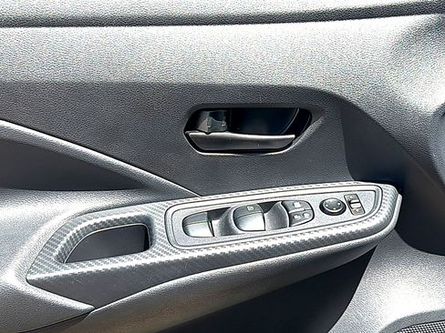 Used 2025 Nissan Versa S w/ Trunk Package FWD image 10