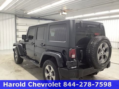 Used 2016 Jeep Wrangler Unlimited Sahara w/ Dual Top Group image 4