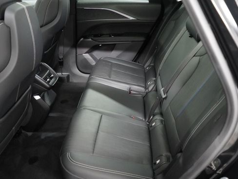 Used 2024 Cadillac Lyriq Luxury AWD/4WD image 28
