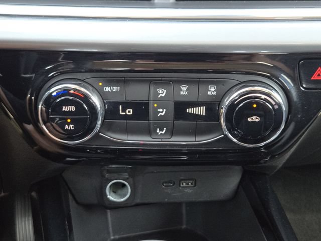 Used 2025 Chevrolet Trax LT FWD image 20