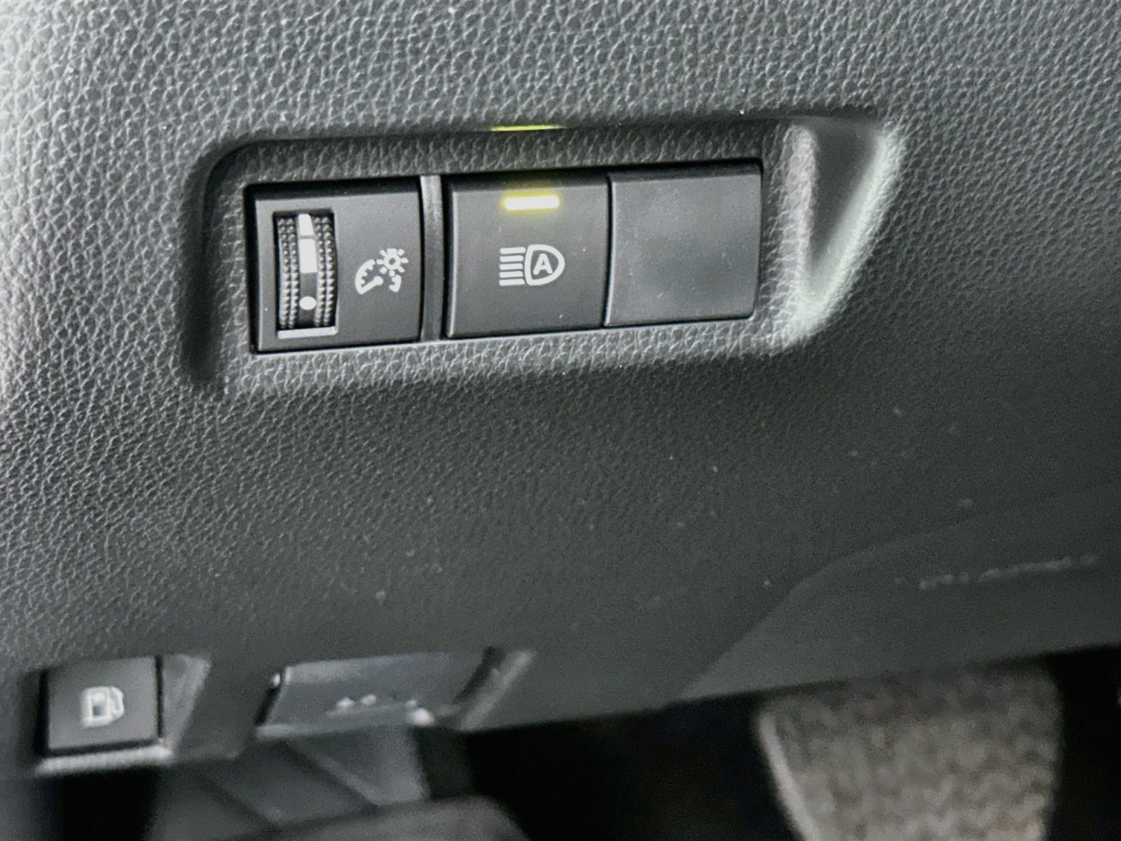 Certified 2025 Toyota RAV4 XLE AWD/4WD image 10