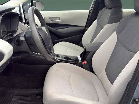 Used 2021 Toyota Corolla LE image 13