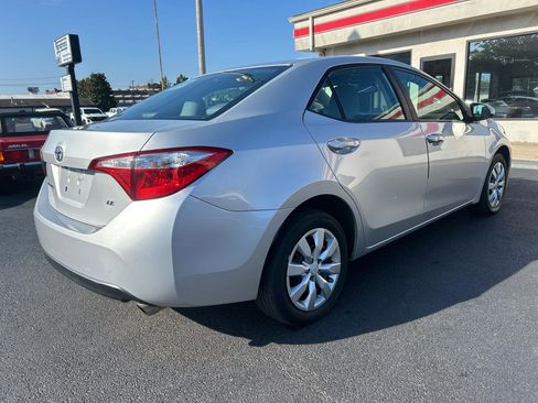 Used 2015 Toyota Corolla LE FWD image 5