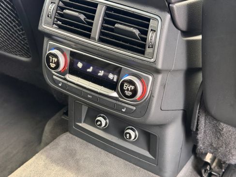 Used 2019 Audi Q7 3.0T Prestige w/ Prestige Package AWD/4WD image 35