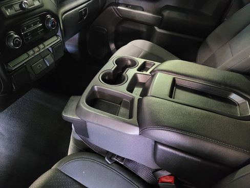 Used 2020 Chevrolet Silverado 1500 Custom w/ Custom Convenience Package AWD/4WD image 26