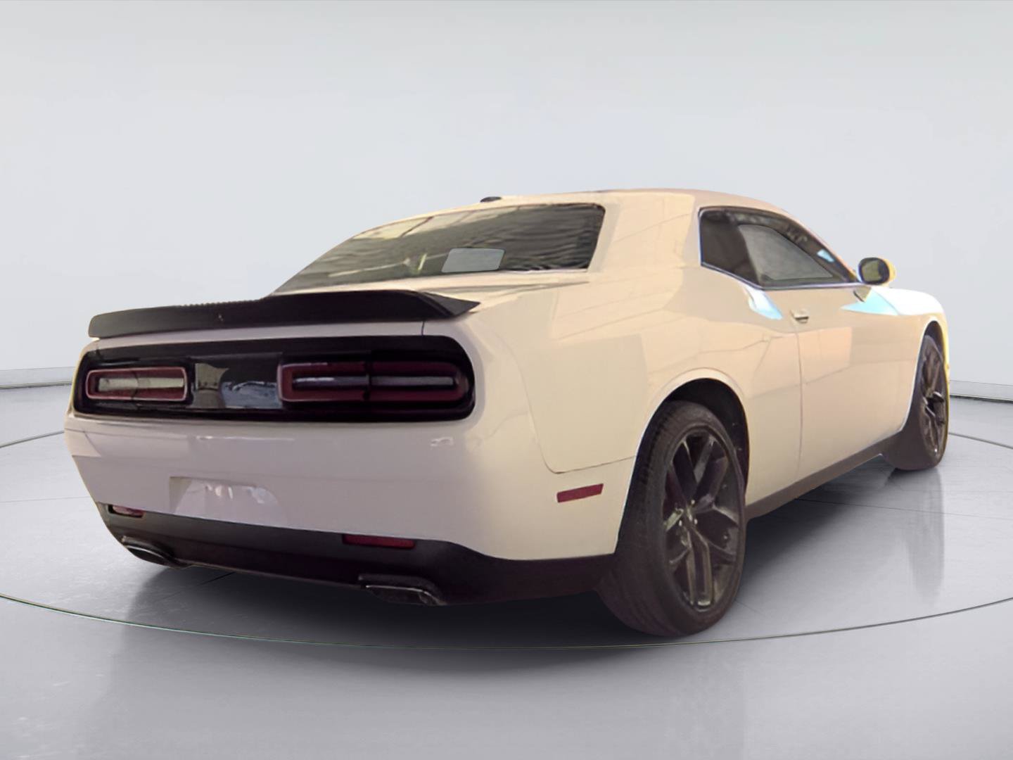 Used 2022 Dodge Challenger SXT w/ Blacktop Package RWD image 4