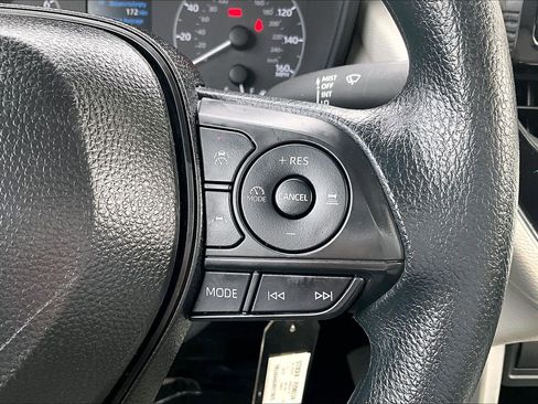 Used 2024 Toyota Corolla Cross L image 17