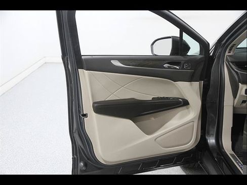 Used 2019 Lincoln MKC Reserve AWD/4WD image 5