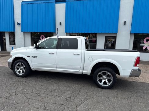 Used 2017 RAM 1500 Laramie w/ Convenience Group AWD/4WD image 16