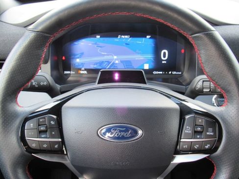 Used 2025 Ford Explorer ST-Line AWD/4WD image 21