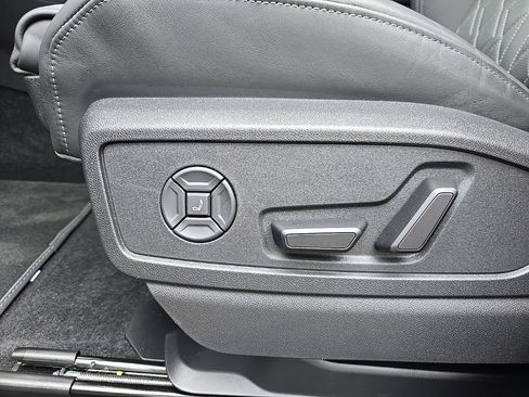 Used 2025 Audi SQ5 Premium Plus w/ Premium Plus Package AWD/4WD image 17
