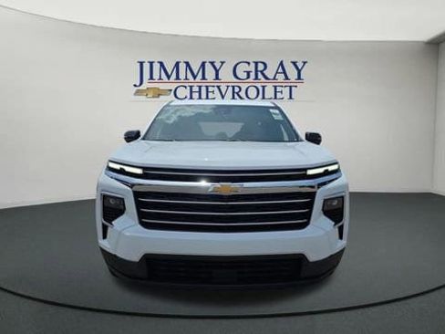 New 2026 Chevrolet Traverse LT w/ Sun and Wheel Package FWD image 8