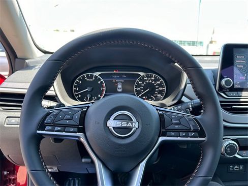 New 2025 Nissan Altima 2.5 SR image 12