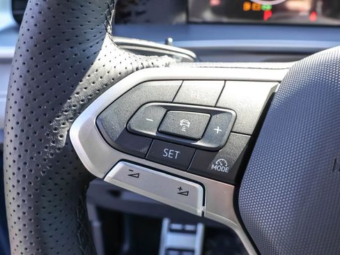 New 2026 Volkswagen Tiguan SE R-Line image 27