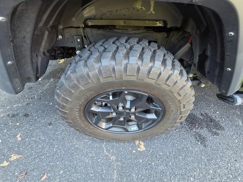 Used 2023 Jeep Gladiator Mojave AWD/4WD image 34