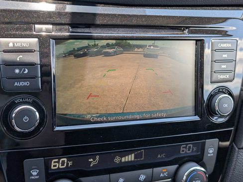 Used 2018 Nissan Rogue SV FWD image 19