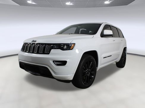 Used 2019 Jeep Grand Cherokee Altitude image 1