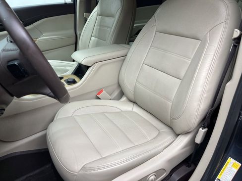 Used 2019 GMC Acadia Denali w/ Technology Package image 11