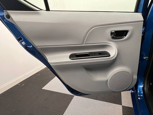 Used 2013 Toyota Prius C Three image 9