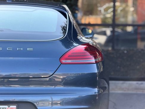 Used 2015 Porsche Panamera image 16