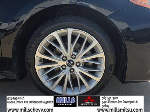 Used 2019 Toyota Camry XLE w/ Carpet Mat Package FWD image 22