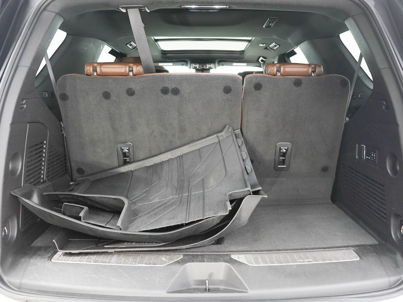 Used 2023 Chevrolet Tahoe High Country AWD/4WD image 9