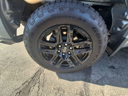 Used 2024 Chevrolet Silverado 1500 Custom w/ Turbomax Blackout Package AWD/4WD image 9