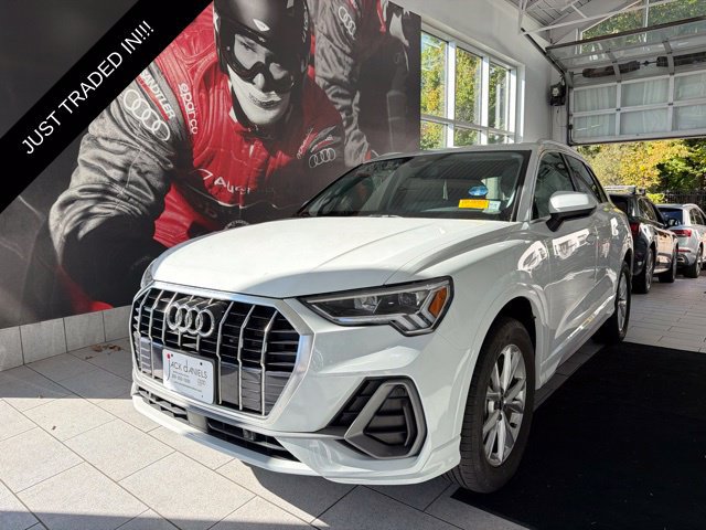 Used 2024 Audi Q3 2.0T Premium w/ Convenience Package AWD/4WD image 1