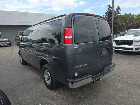 Used 2017 Chevrolet Express 2500 LT w/ LT Preferred Equipment Group RWD image 6