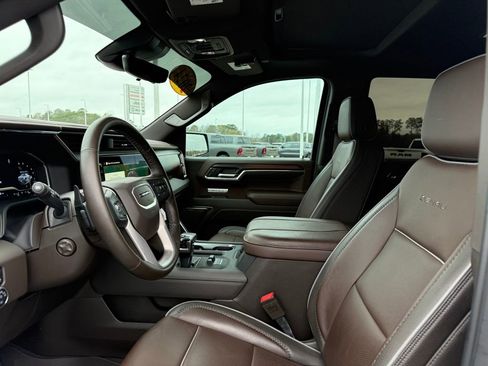 Used 2024 GMC Sierra 1500 Denali w/ Technology Package image 11
