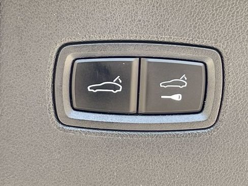 Used 2023 Porsche Cayenne AWD/4WD image 27
