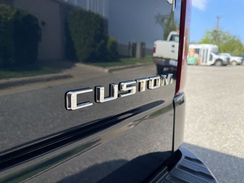 Used 2022 Chevrolet Silverado 1500 Custom AWD/4WD image 26