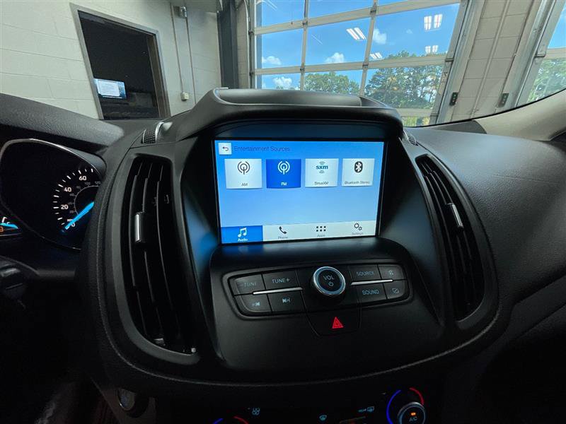 Used 2019 Ford Escape SE FWD image 17