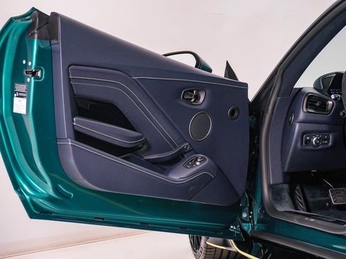 Used 2023 Aston Martin V12 Vantage RWD image 33