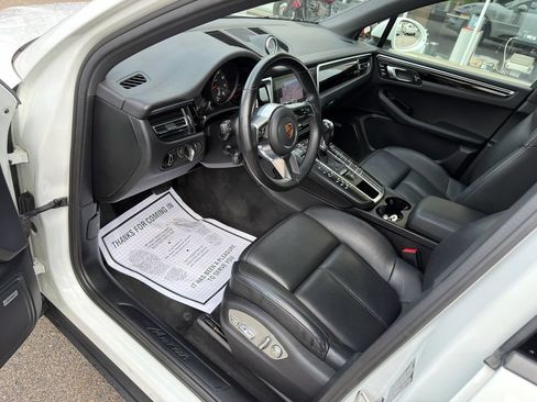 Used 2020 Porsche Macan w/ Premium Package Plus AWD/4WD image 15