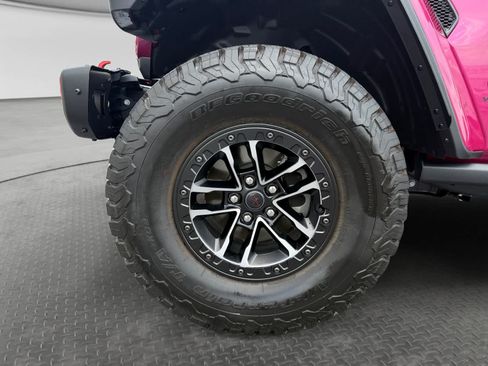 Used 2024 Jeep Wrangler Unlimited Rubicon AWD/4WD image 9