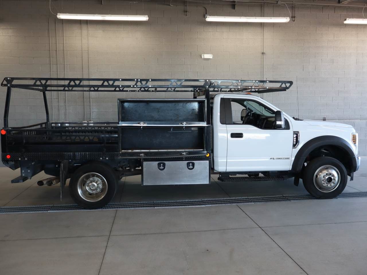 Used 2018 Ford F450 XL w/ Power Equipment Group AWD/4WD image 16