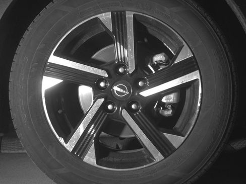 Used 2025 Nissan Sentra SV image 13