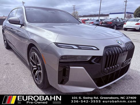 Used 2023 BMW 740i RWD image 26