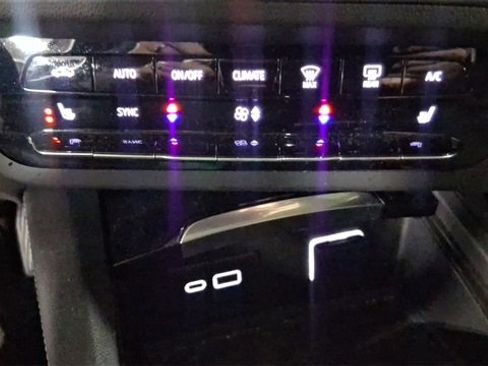 Used 2022 Buick Envision Preferred image 32