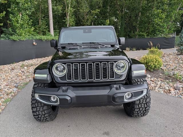 Used 2025 Jeep Wrangler Unlimited Sahara AWD/4WD image 8