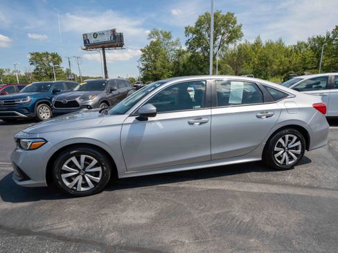 Used 2023 Honda Civic LX image 3