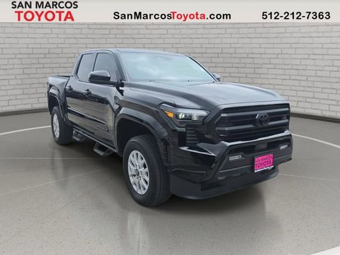 Used 2025 Toyota Tacoma SR5 image 3