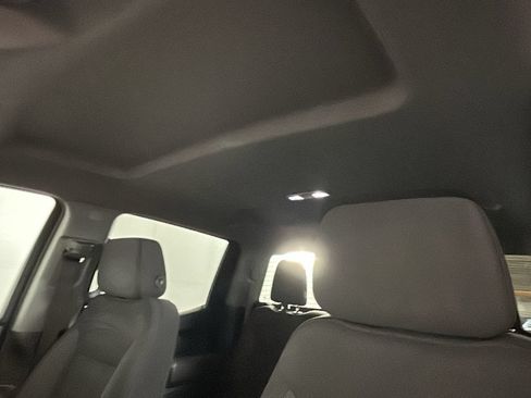 Used 2022 Chevrolet Silverado 1500 Custom AWD/4WD image 14