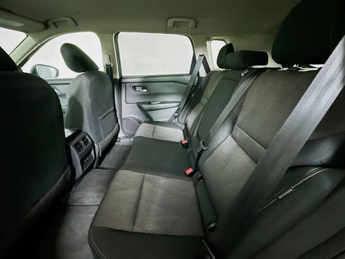 Used 2024 Nissan Rogue SV image 26