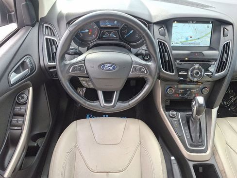 Used 2017 Ford Focus Titanium image 11