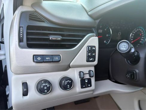 Used 2017 GMC Yukon Denali w/ Open Road Package AWD/4WD image 18
