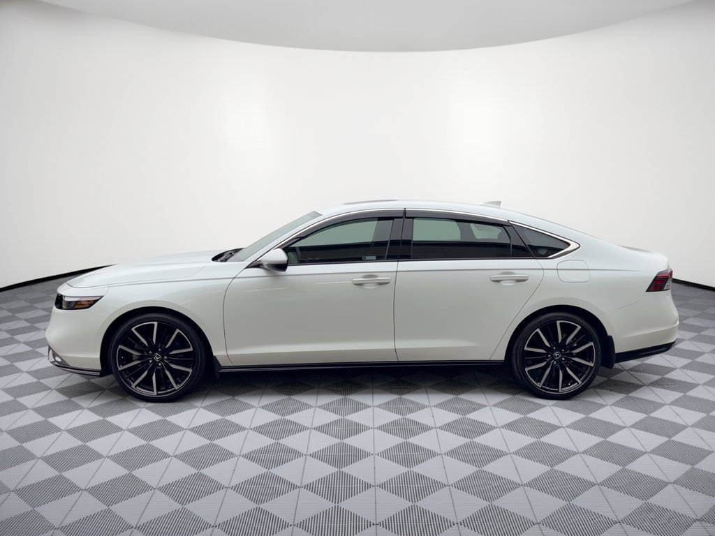 Used 2024 Honda Accord Touring image 2